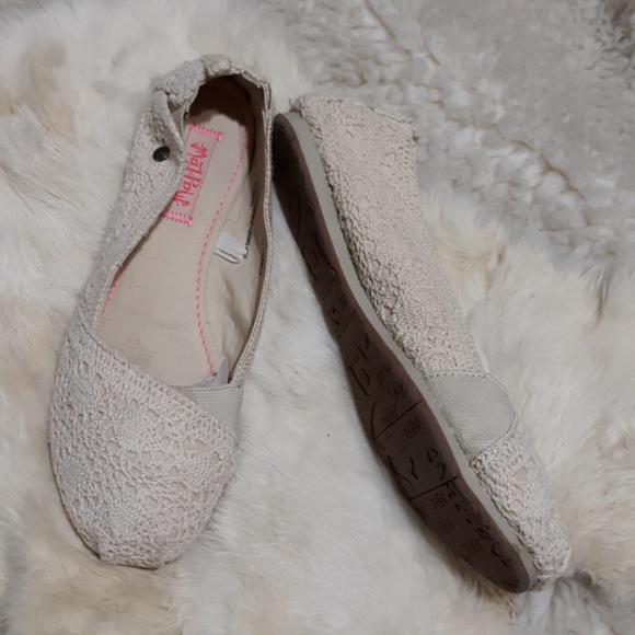 women's mad love lydia slip on crochet sneakers